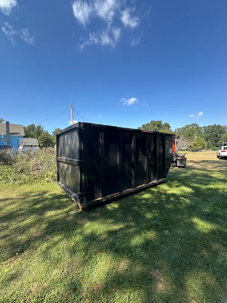Proudfoot Rolloffs 15-yard roll-off dumpster